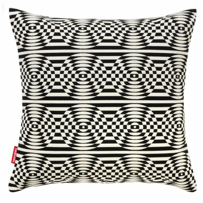 The cushion is made with Maharam fabric Optik, here in white and black, by design agency TAGWERC in Germany. The Optik pattern was created by designer Verner Panton.